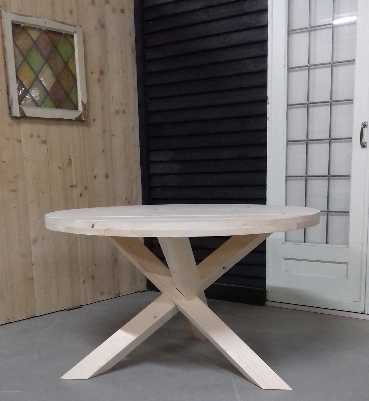 onderwijzen Gedateerd Bitterheid Ronde houten tafel steigerhout - Woodkit